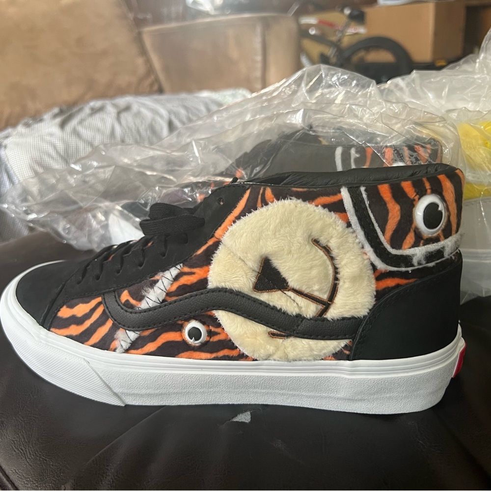 Mens 9 Vans Vault Mid Zoo Skool Unstuffed Animal Tiger Marshmellow VLT LX sample
